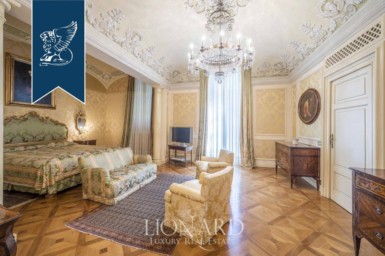 Дом в Пьяченце, Италия, 2 700 м² - фото 6