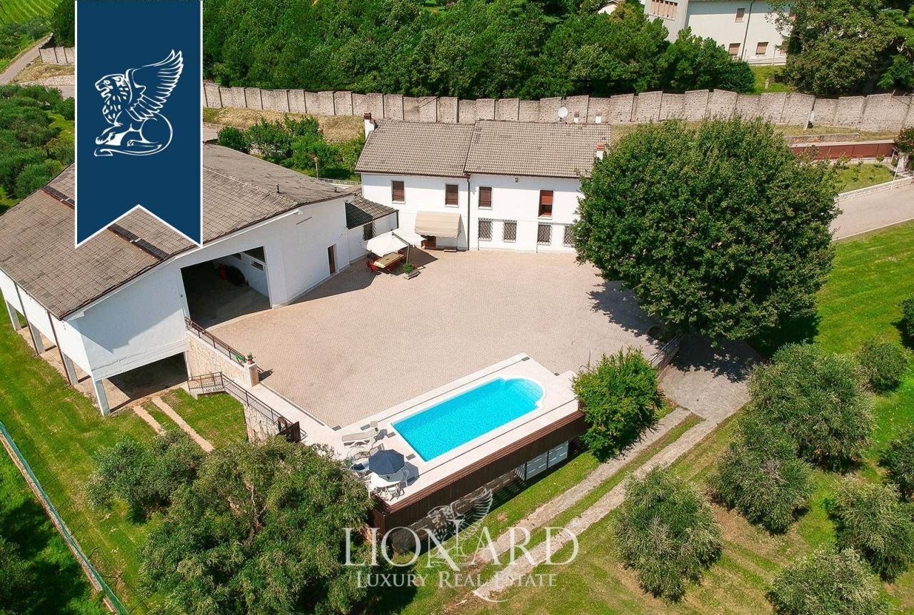 Вилла в Вероне, Италия, 1 000 м² - фото 6