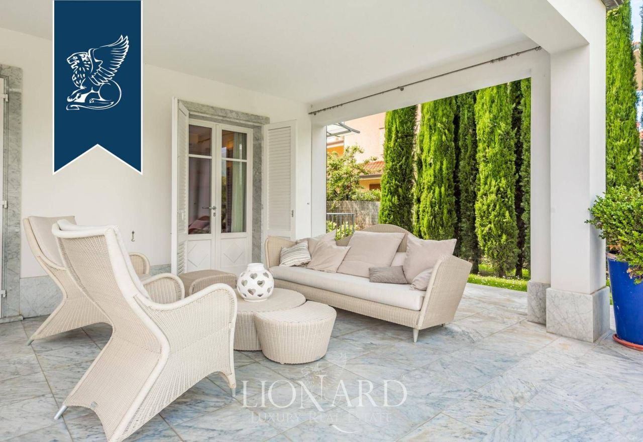 Вилла в Форте деи Марми, Италия, 265 м² - фото 6