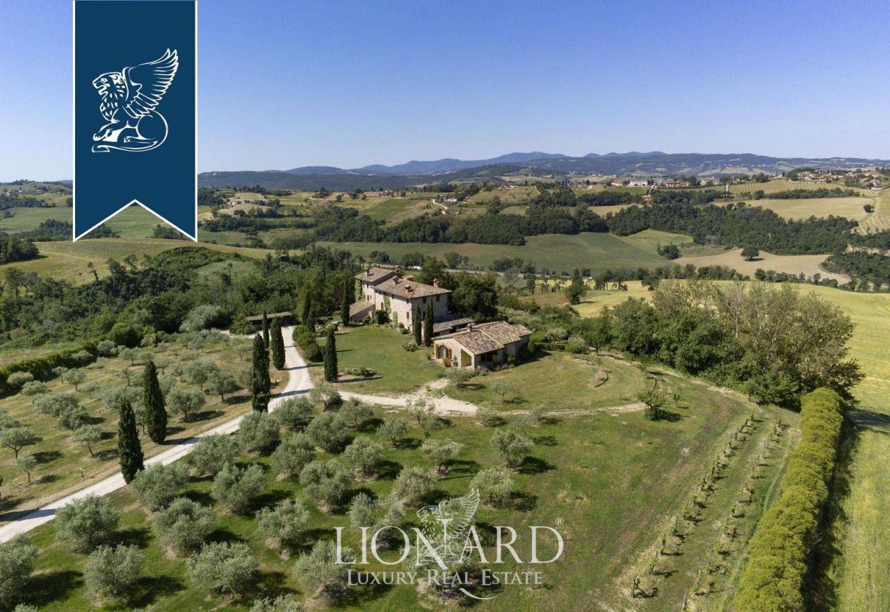 Ферма в Тоди, Италия, 683 м² - фото 6