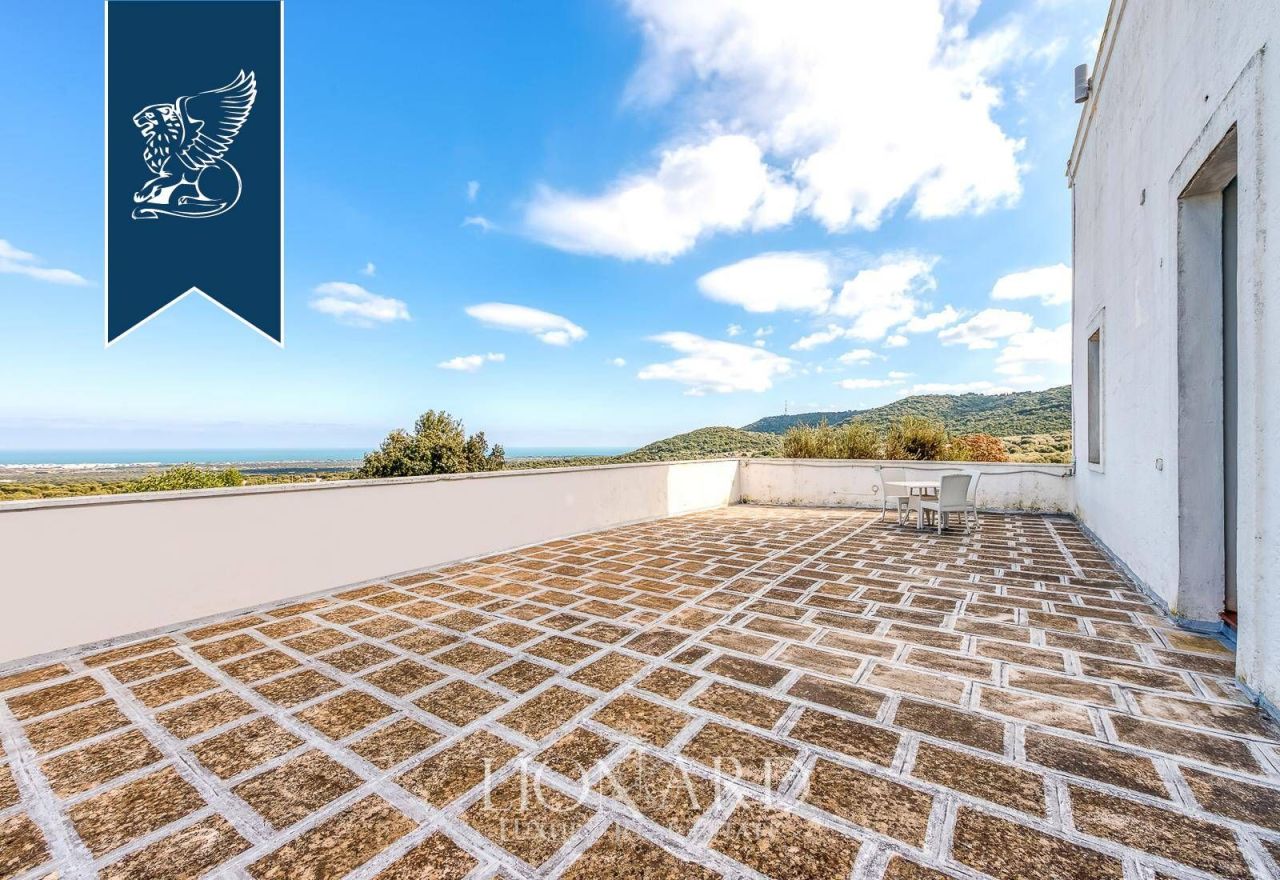 Вилла в Монополи, Италия, 4 900 м² - фото 5