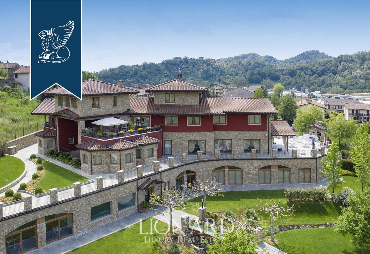 Дом в Бергамо, Италия, 2 400 м² - фото 5