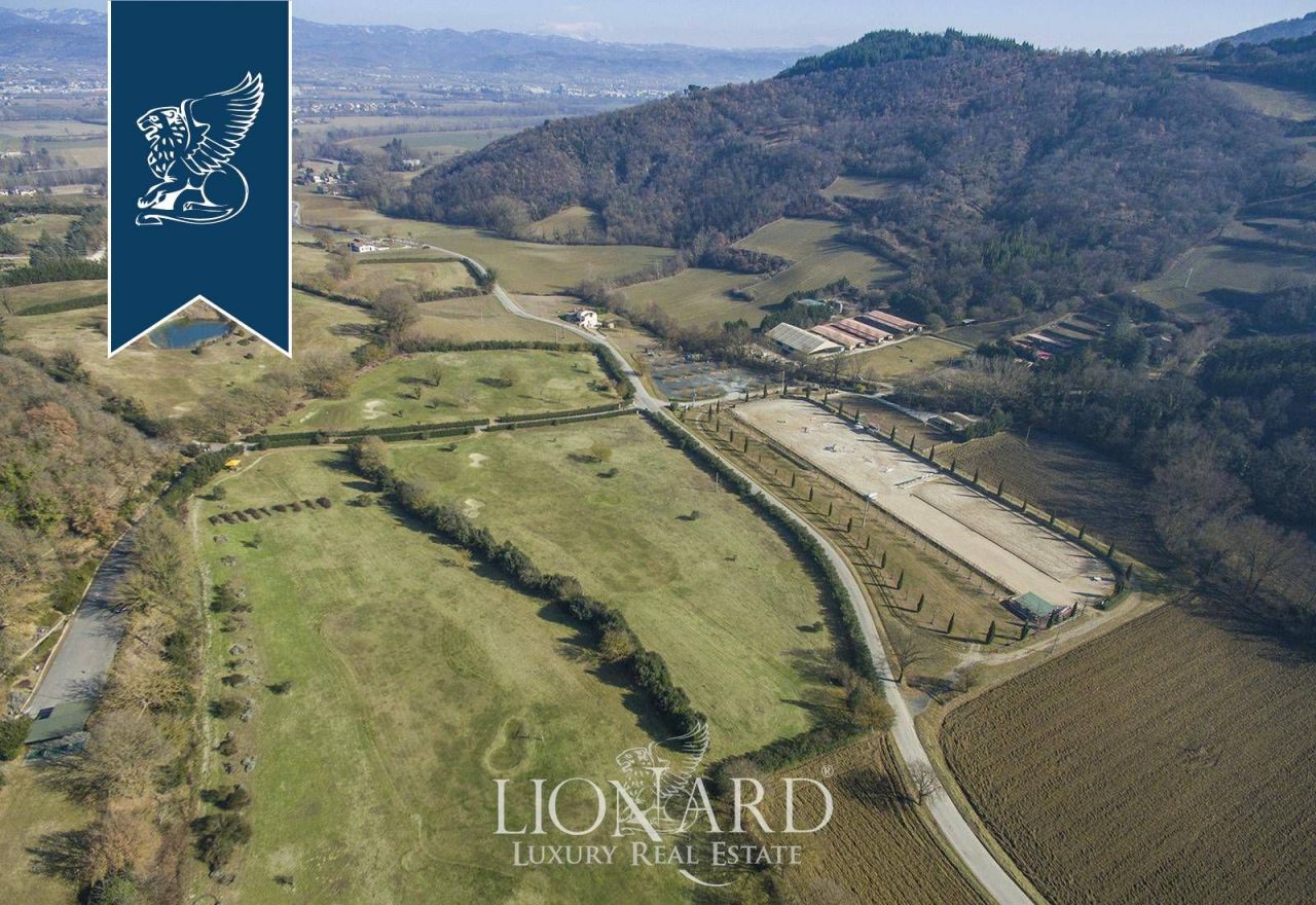 Ферма в Ареццо, Италия, 2 385 м² - фото 6