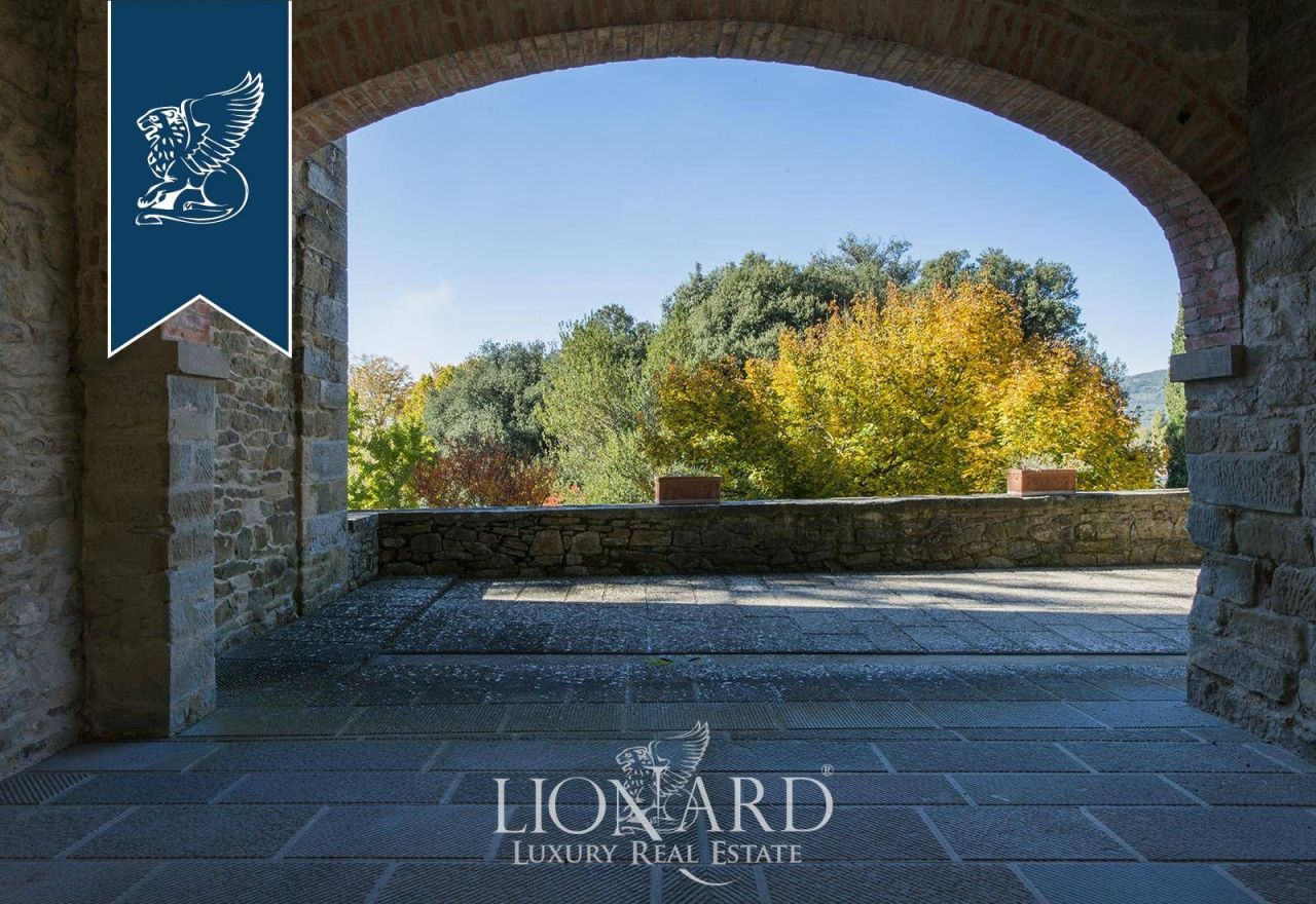 Отель, гостиница в Кортоне, Италия, 6 000 м² - фото 5