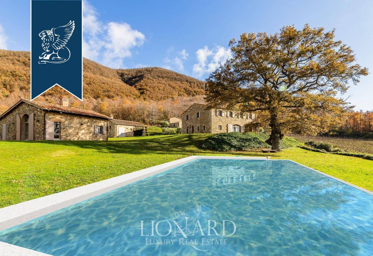 Замок в Сиене, Италия, 10 200 м² - фото 6