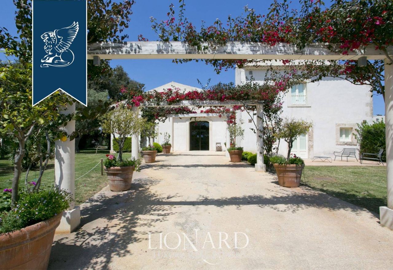 Отель, гостиница в Сиракузах, Италия, 10 000 м² - фото 5