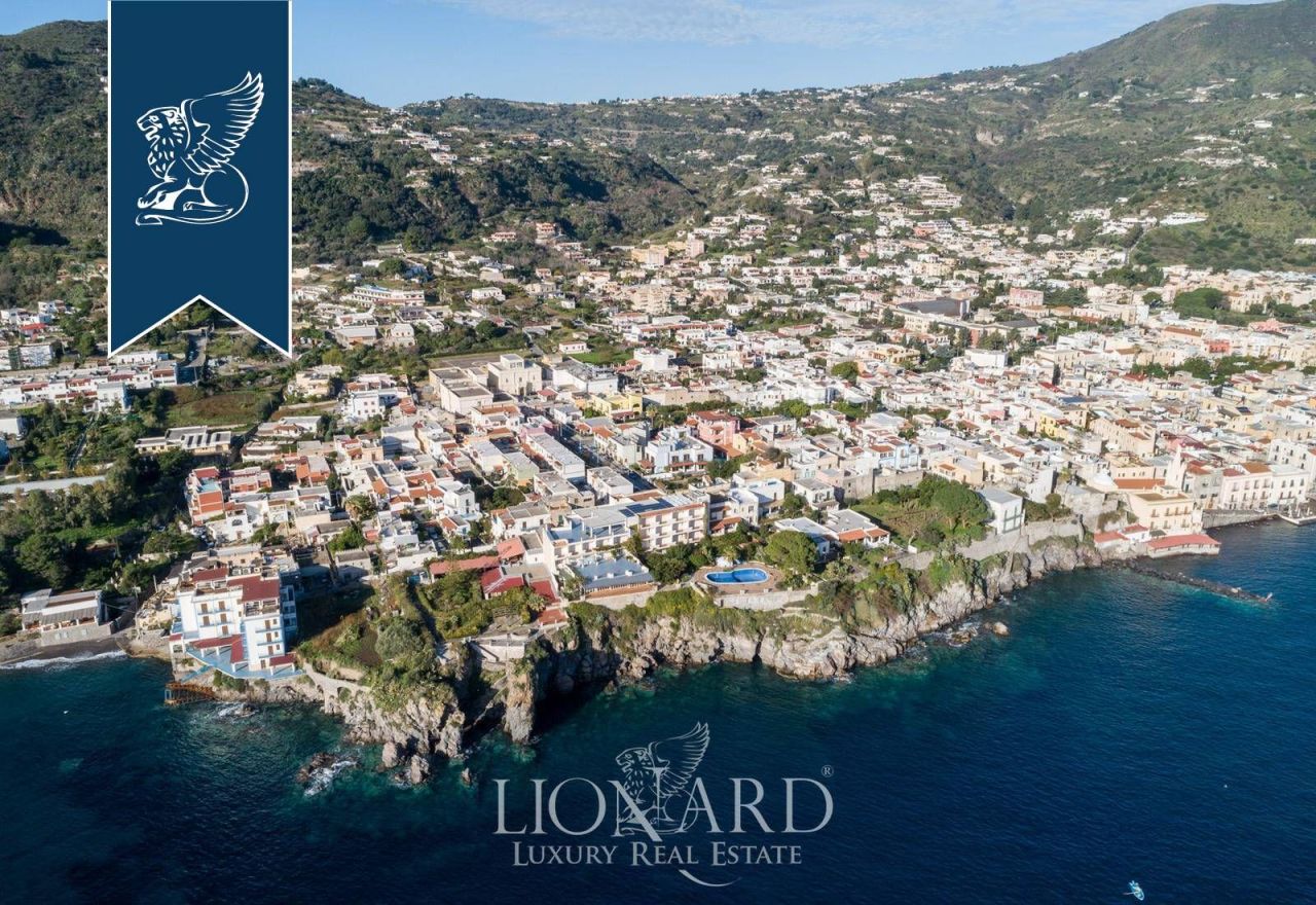 Отель, гостиница на Липари, Италия, 1 300 м² - фото 5