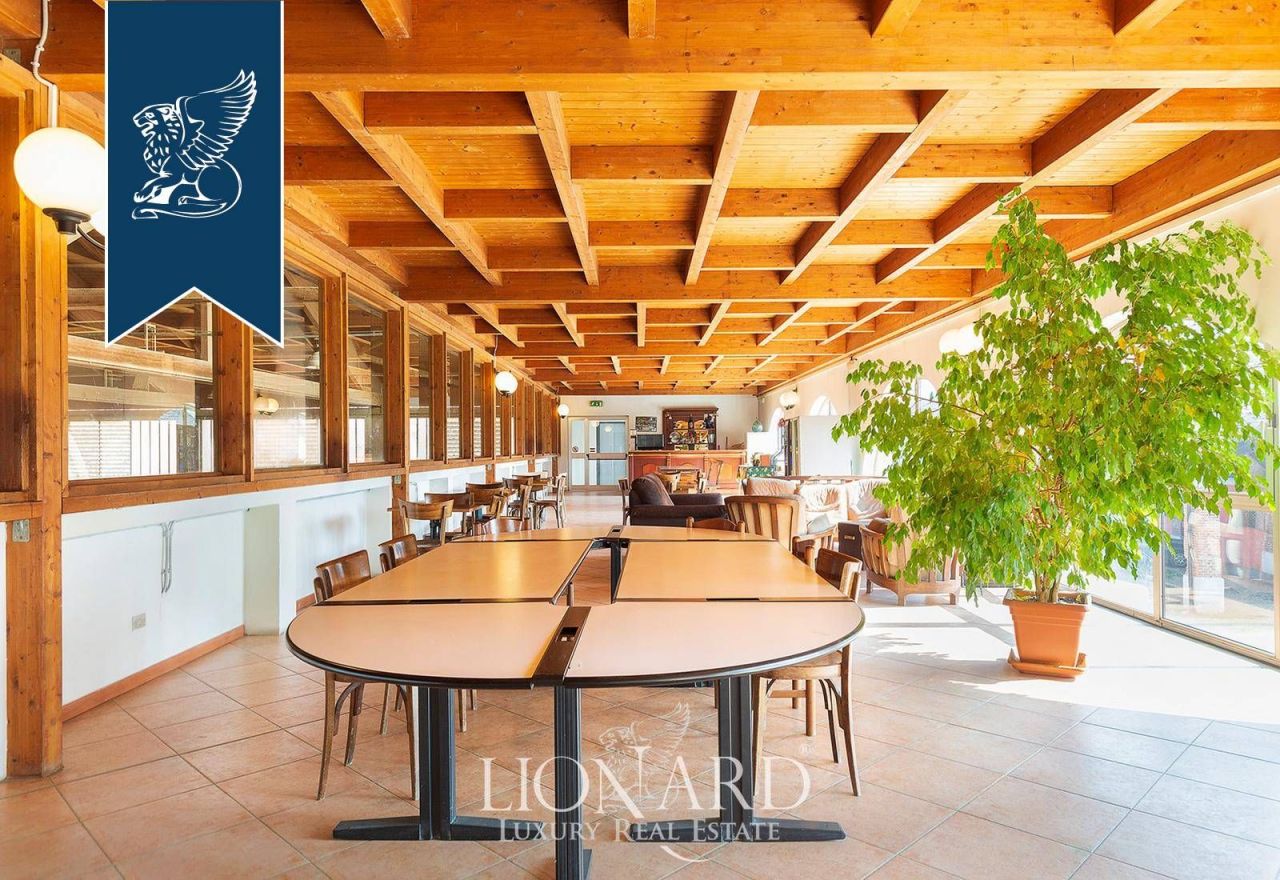 Вилла в Милане, Италия, 900 м² - фото 5