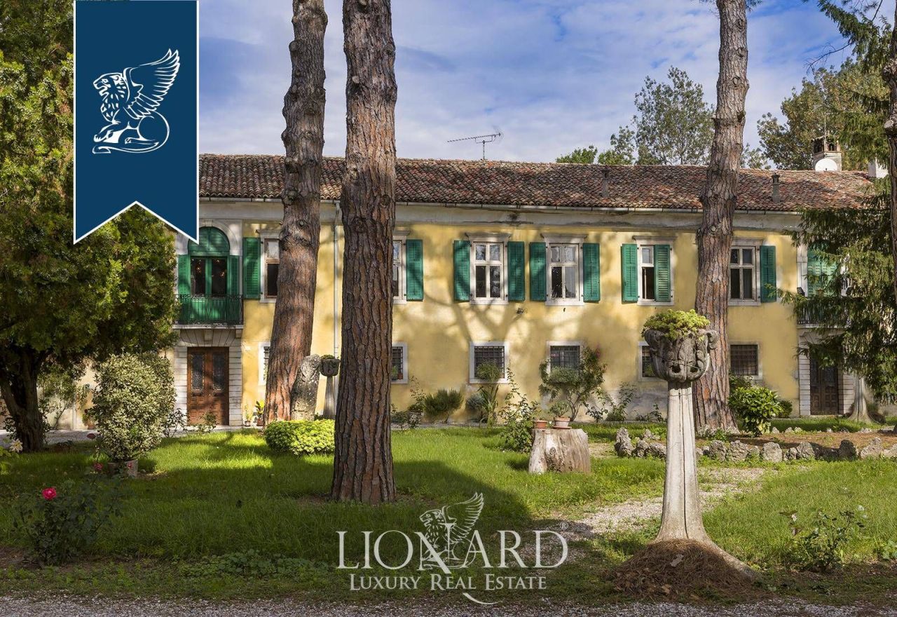 Вилла в Удине, Италия, 6 000 м² - фото 5