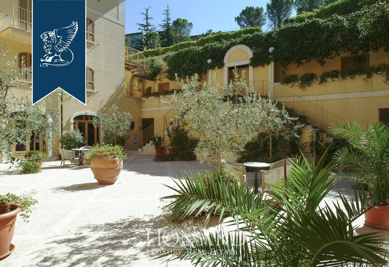 Отель, гостиница в Сполето, Италия, 3 110 м² - фото 5