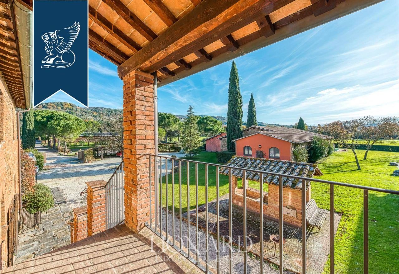 Ферма в Беттоне, Италия, 1 900 м² - фото 6