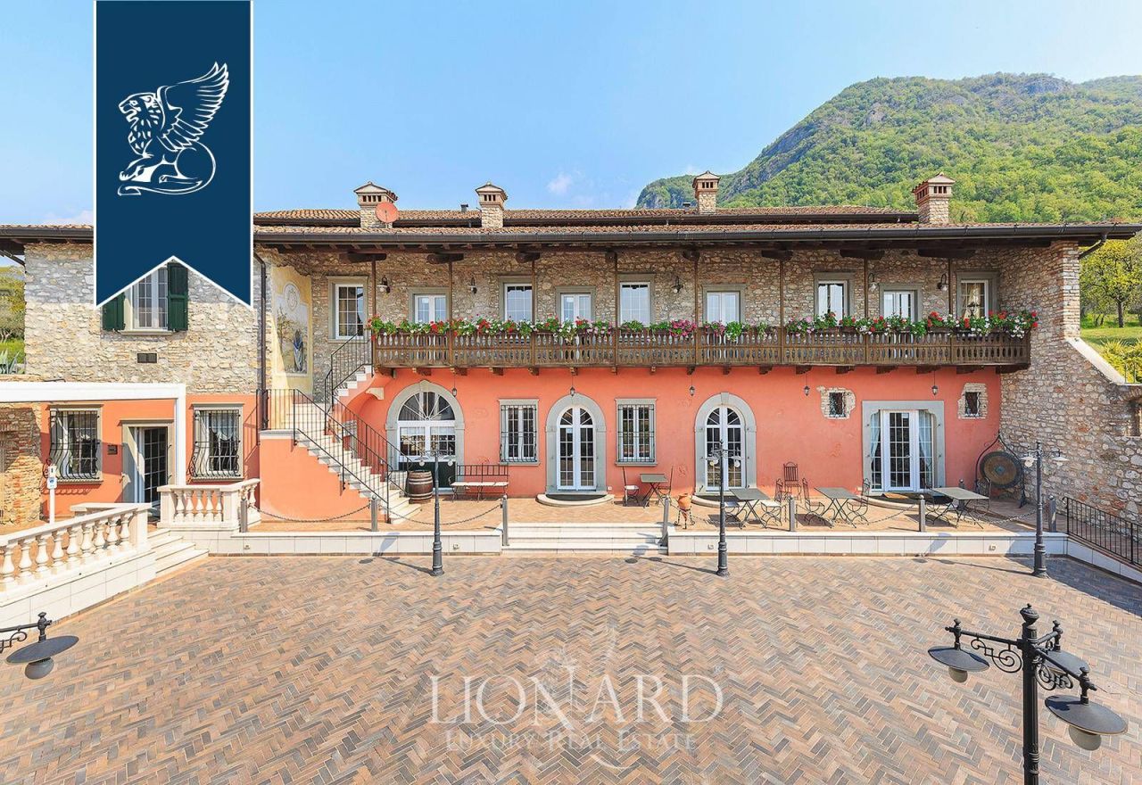 Ферма в Сало, Италия, 2 500 м² - фото 6