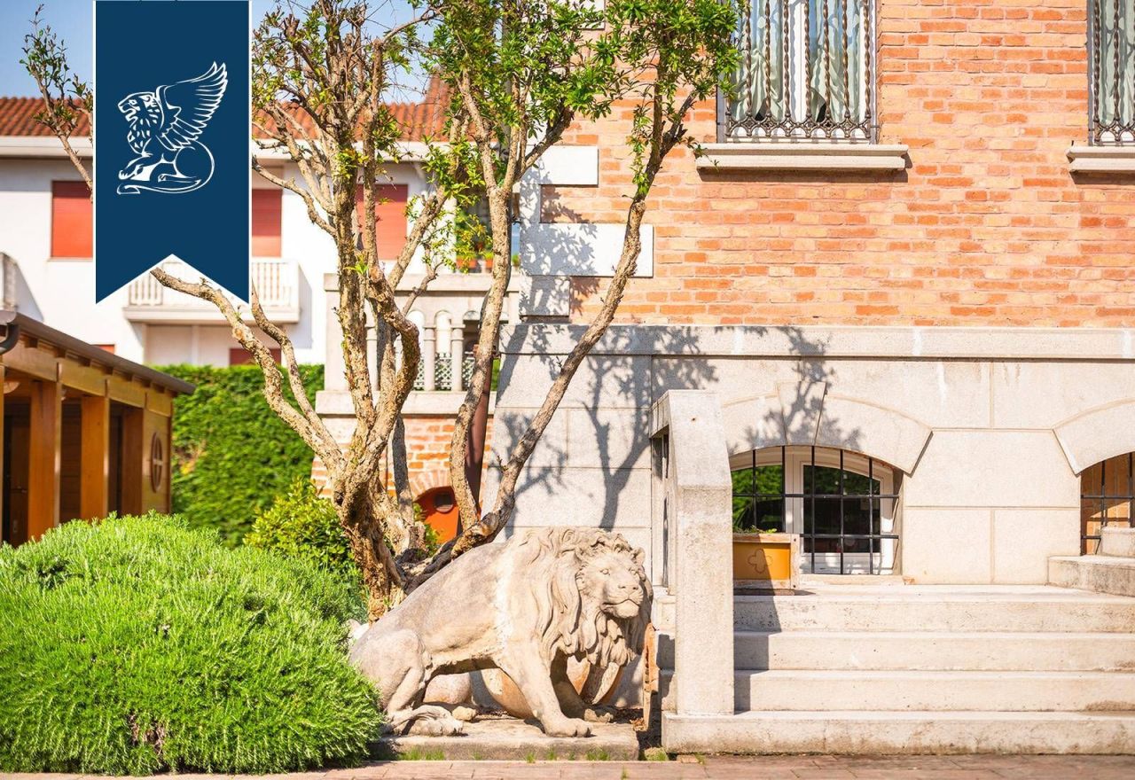 Вилла в Венеции, Италия, 800 м² - фото 7