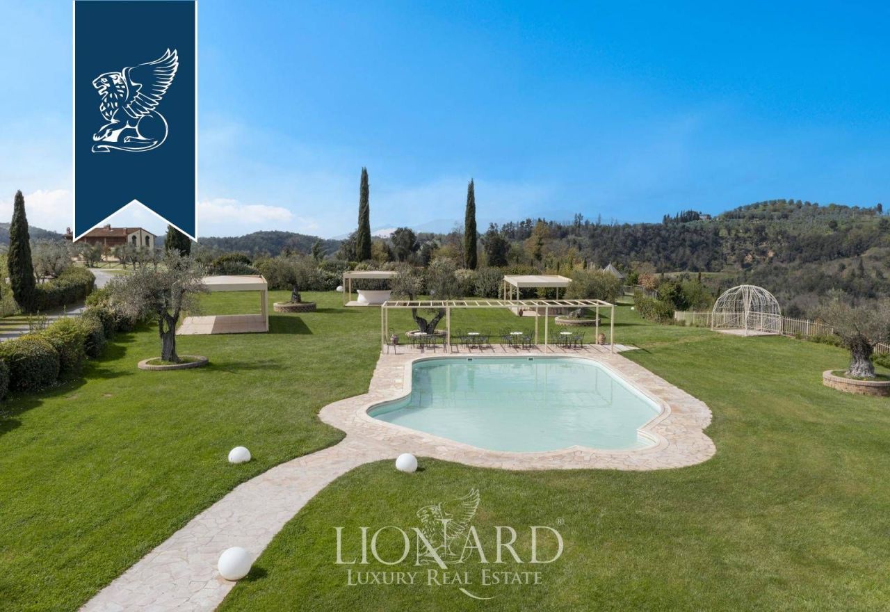 Ферма в Понтедере, Италия, 2 100 м² - фото 7