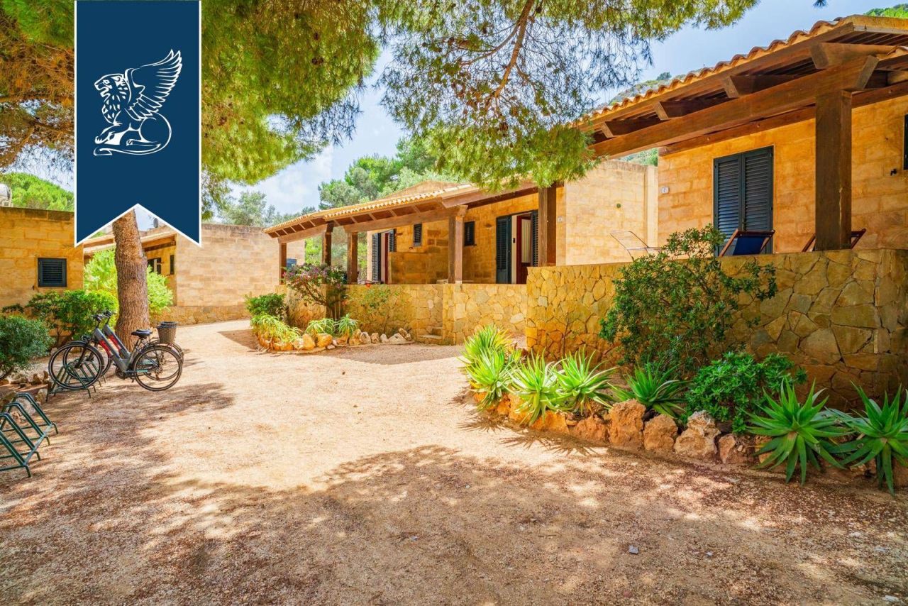 Дом в Фавиньяне, Италия, 2 100 м² - фото 7