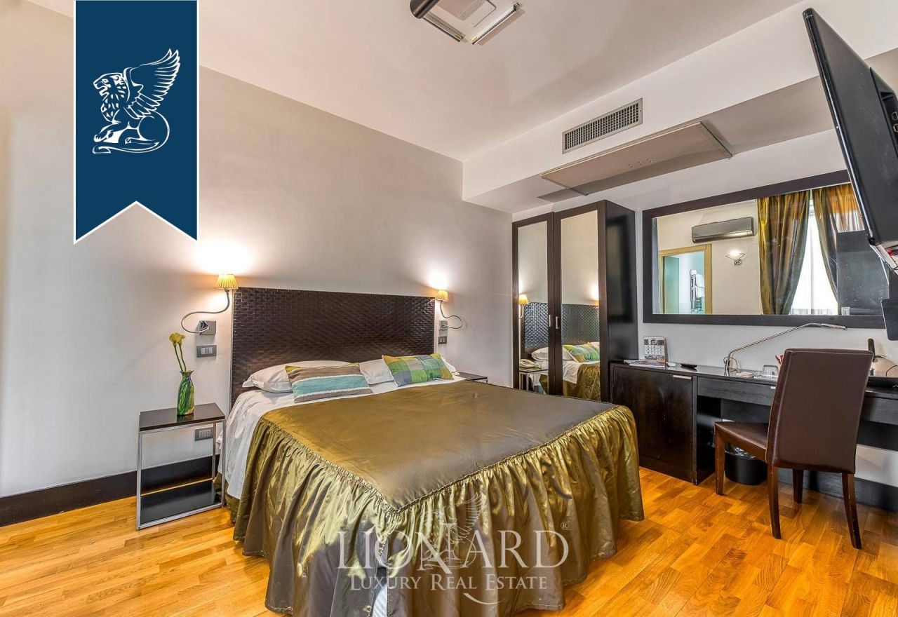 Отель, гостиница в Неаполе, Италия, 600 м² - фото 7