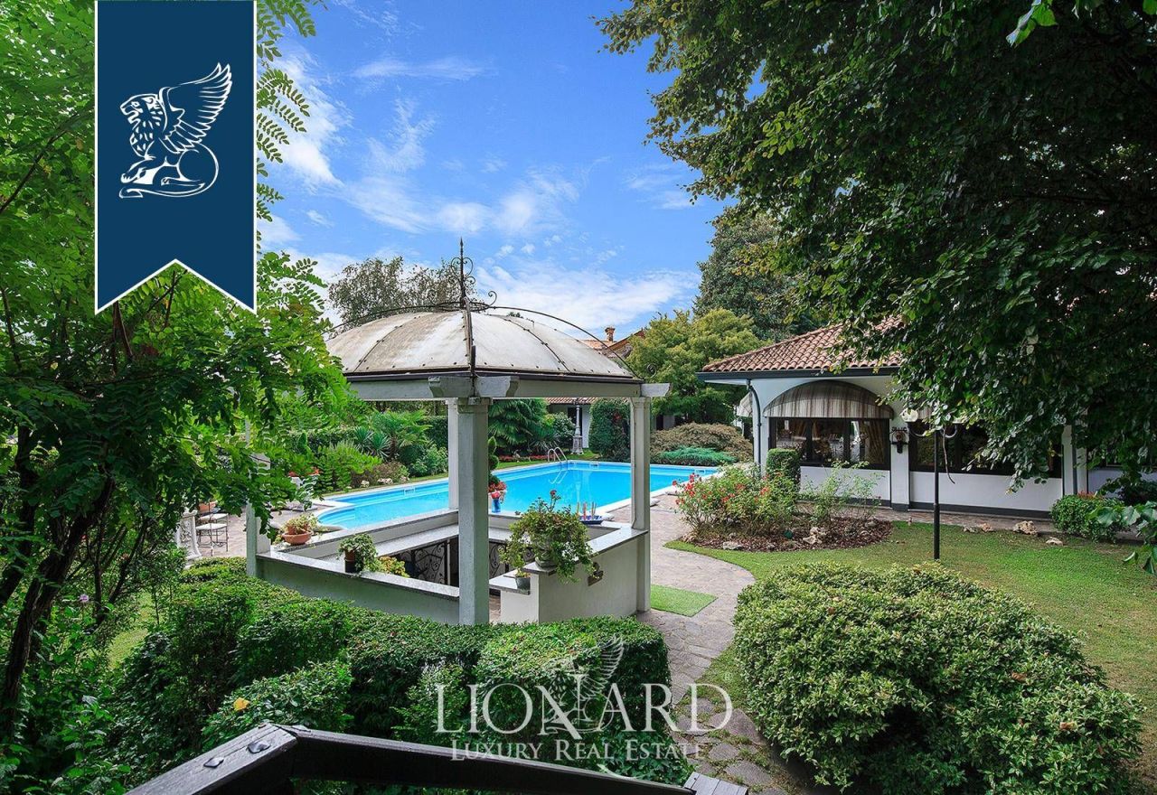 Вилла в Милане, Италия, 380 м² - фото 7