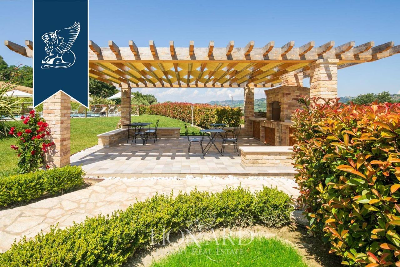 Ферма в Асколи Пичено, Италия, 400 м² - фото 7