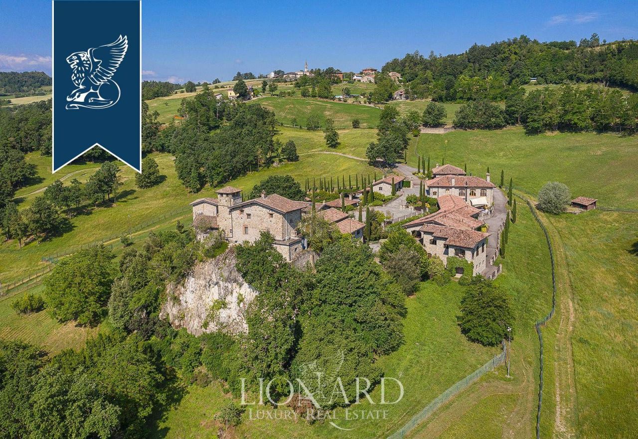 Замок в Пьяченце, Италия, 2 785 м² - фото 7