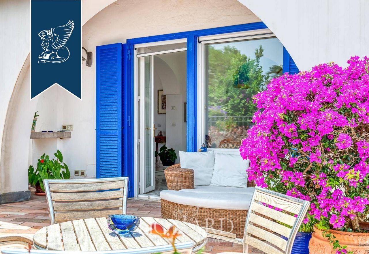 Вилла в Неаполе, Италия, 270 м² - фото 7