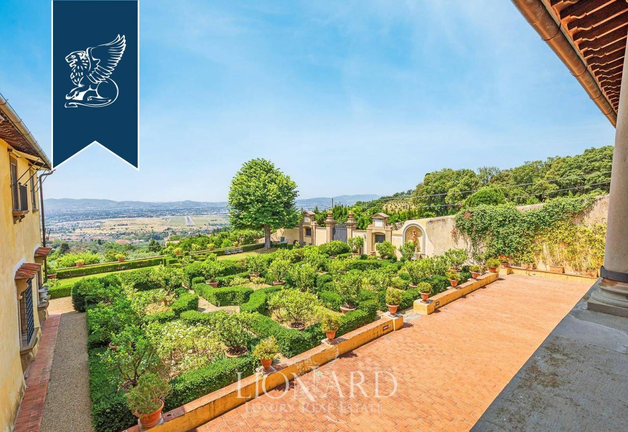 Вилла во Флоренции, Италия, 1 300 м² - фото 7