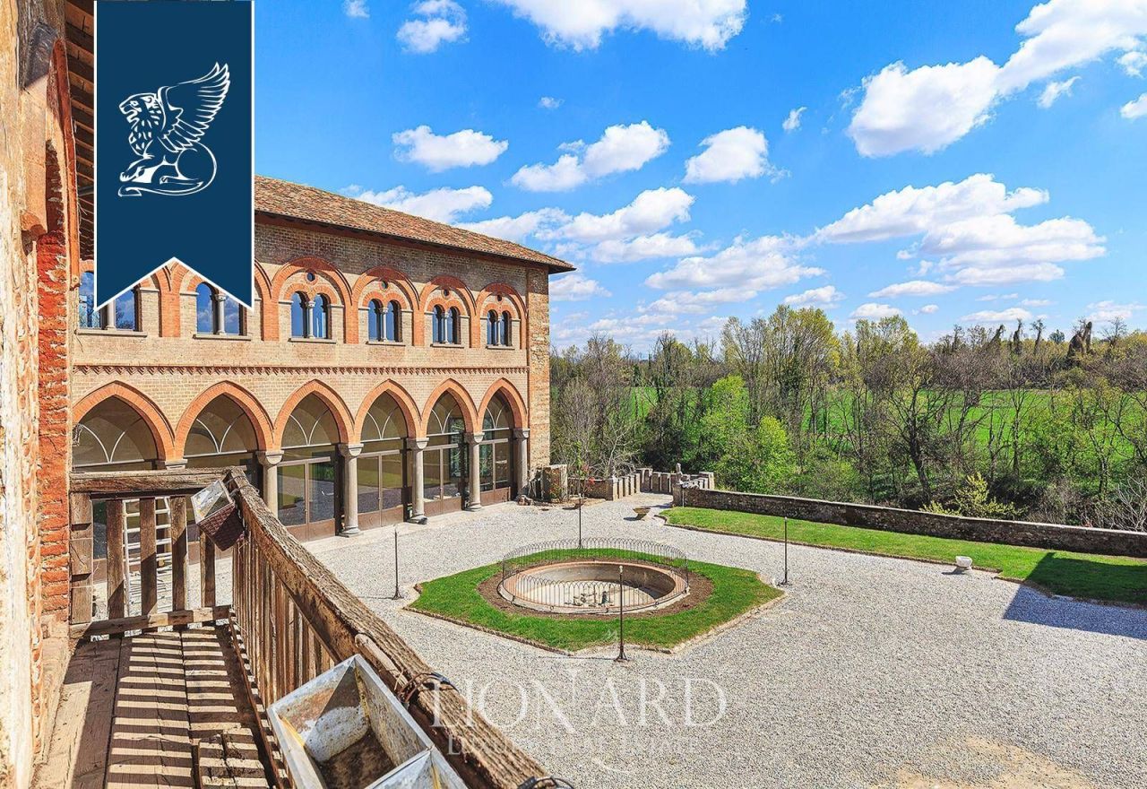 Замок в Бергамо, Италия, 2 200 м² - фото 7