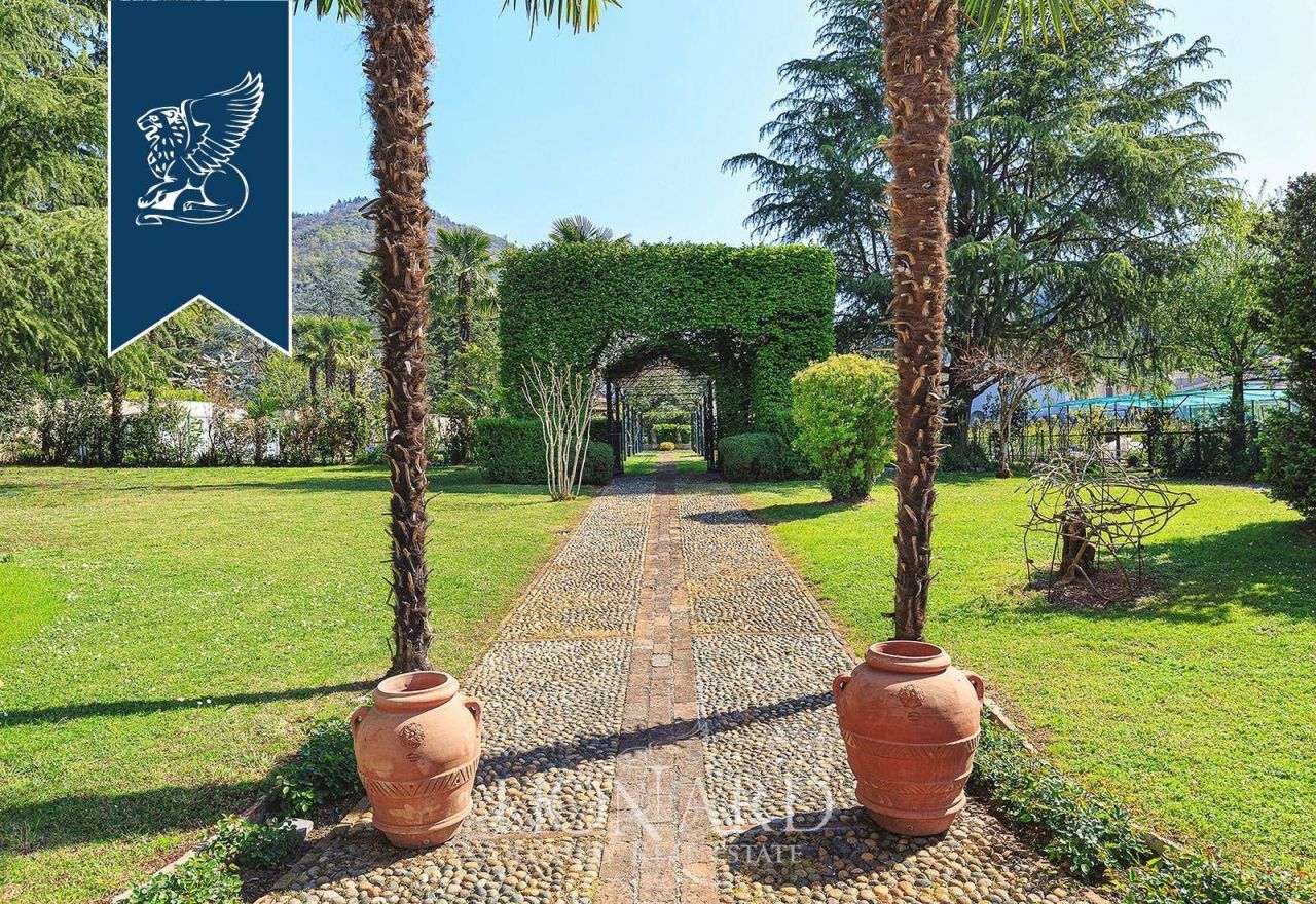 Вилла в Брешии, Италия, 1 500 м² - фото 7