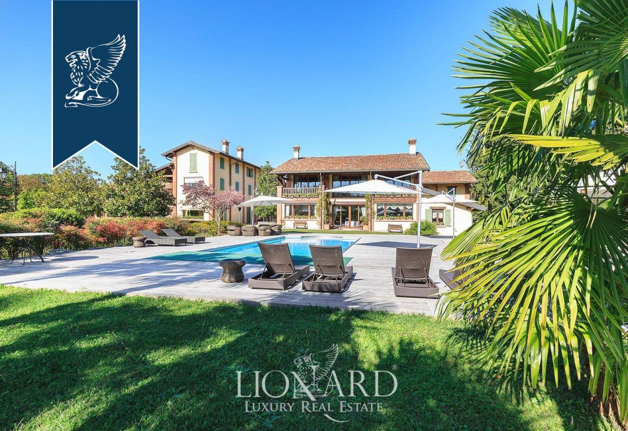 Вилла в Традате, Италия, 3 200 м² - фото 7