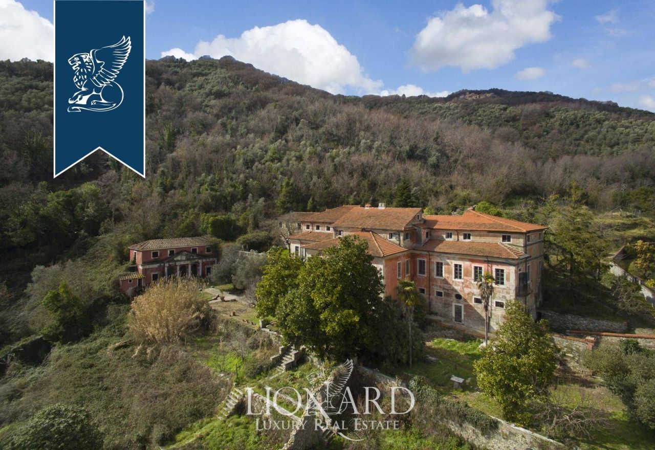 Вилла в Карраре, Италия, 2 000 м² - фото 7