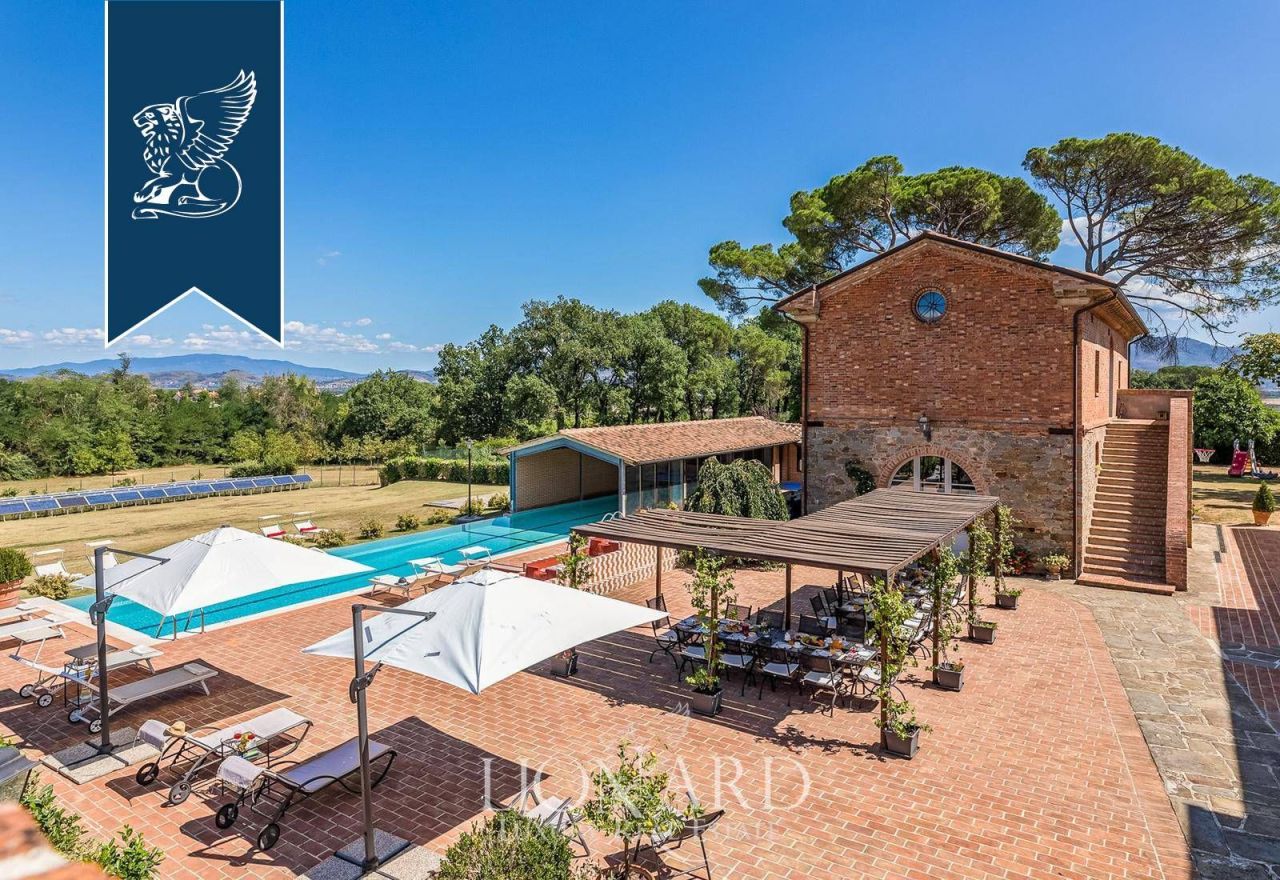 Вилла в Ареццо, Италия, 1 200 м² - фото 7