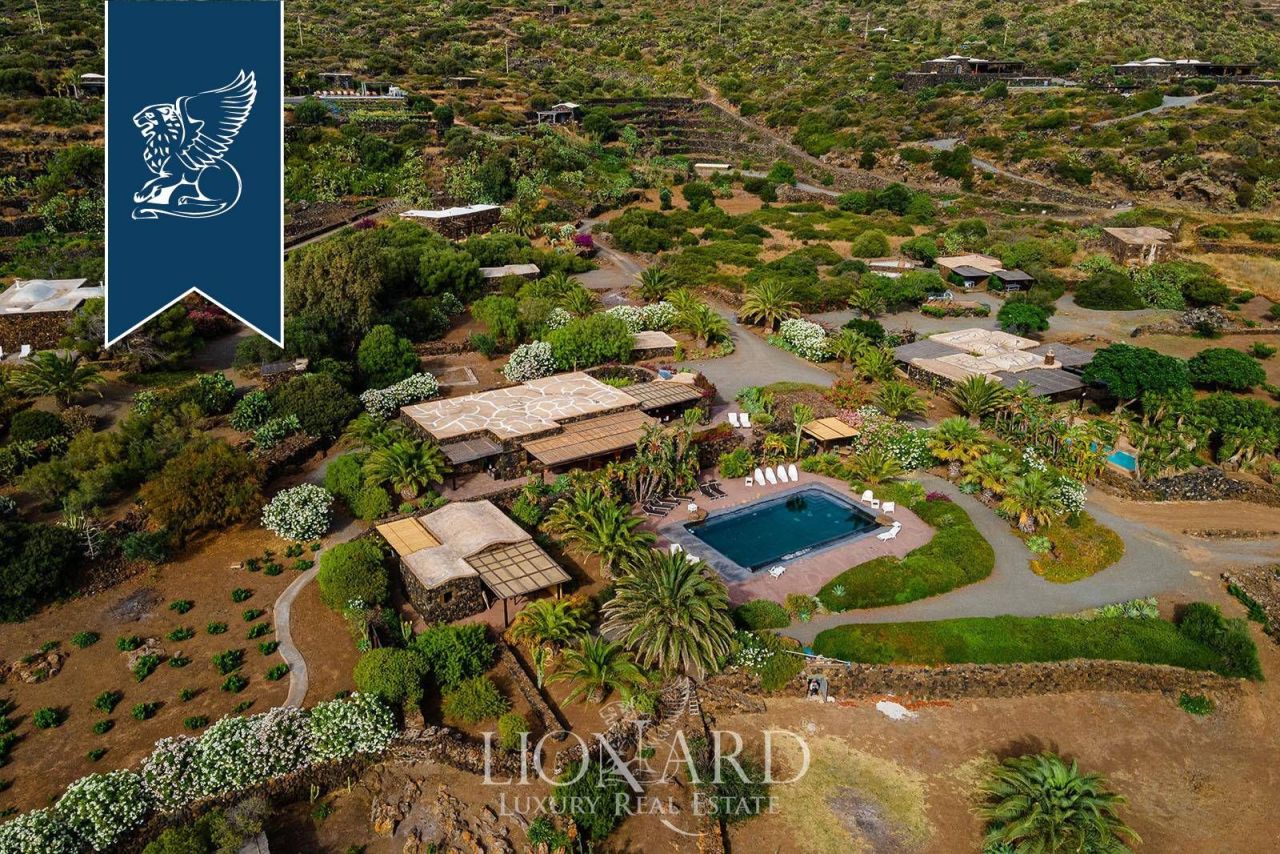 Вилла на о-ве Пантеллерия, Италия, 200 м² - фото 7