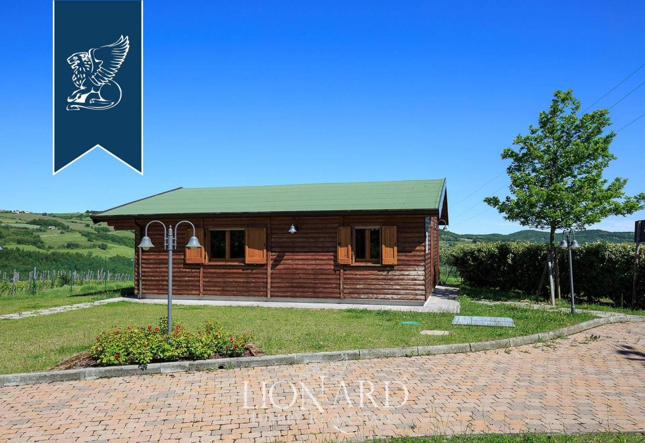 Ферма в Пьяченце, Италия, 300 м² - фото 7