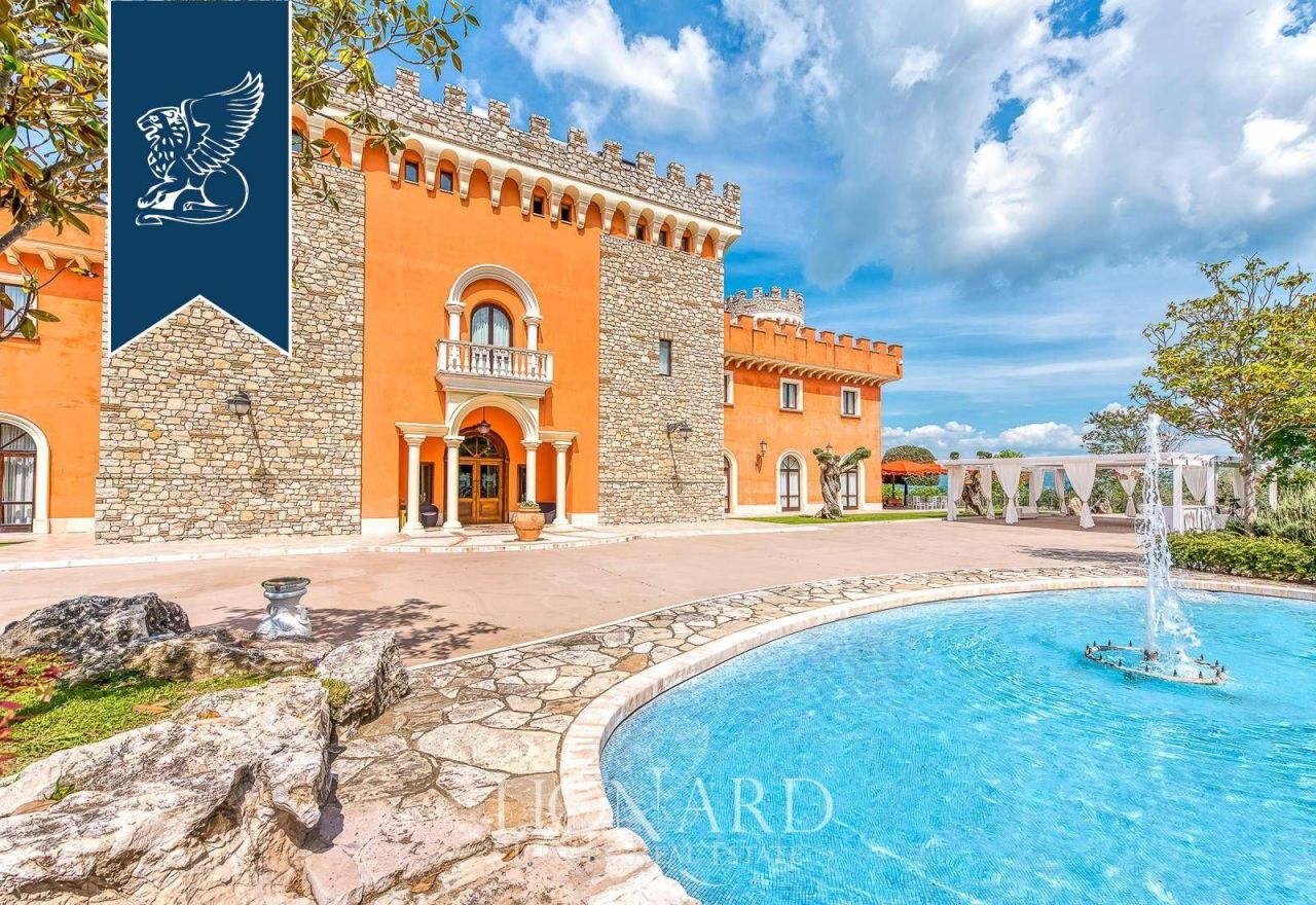 Замок в Авеллино, Италия, 6 000 м² - фото 7