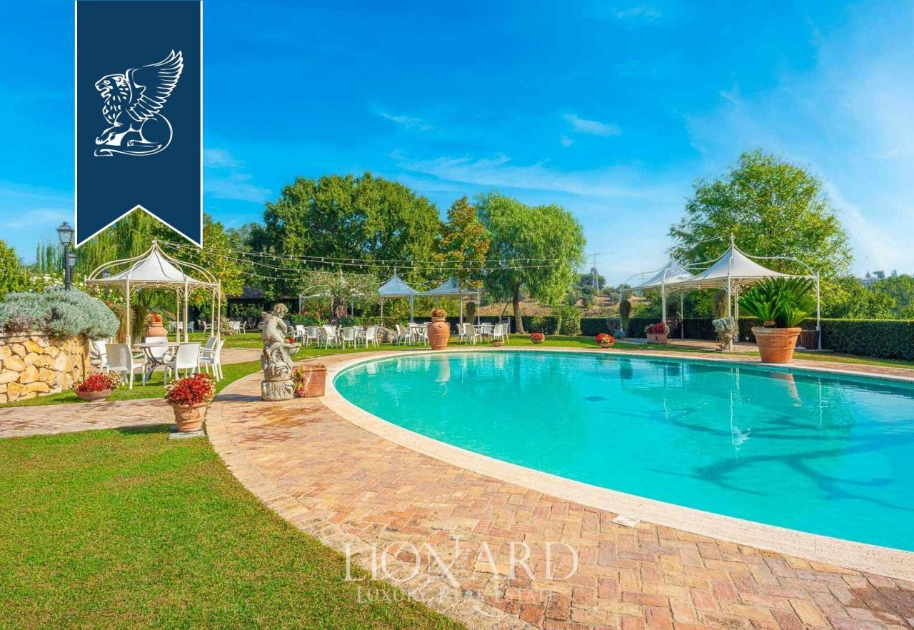 Вилла в Риме, Италия, 1 100 м² - фото 7