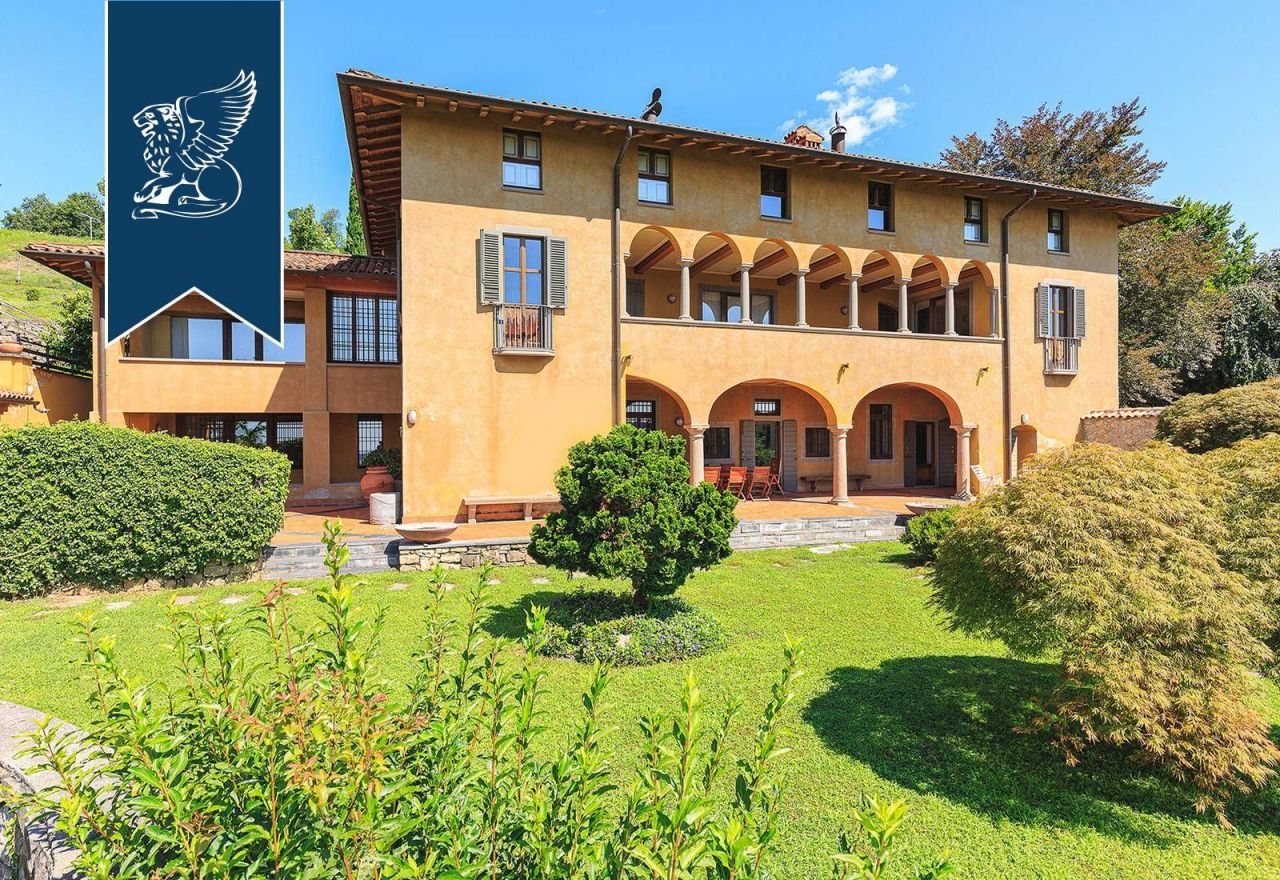 Вилла в Бергамо, Италия, 1 500 м² - фото 7