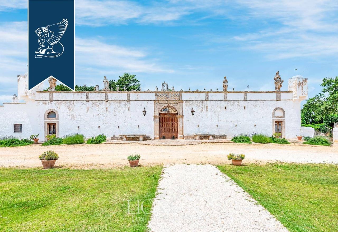 Вилла в Таранто, Италия, 3 850 м² - фото 7