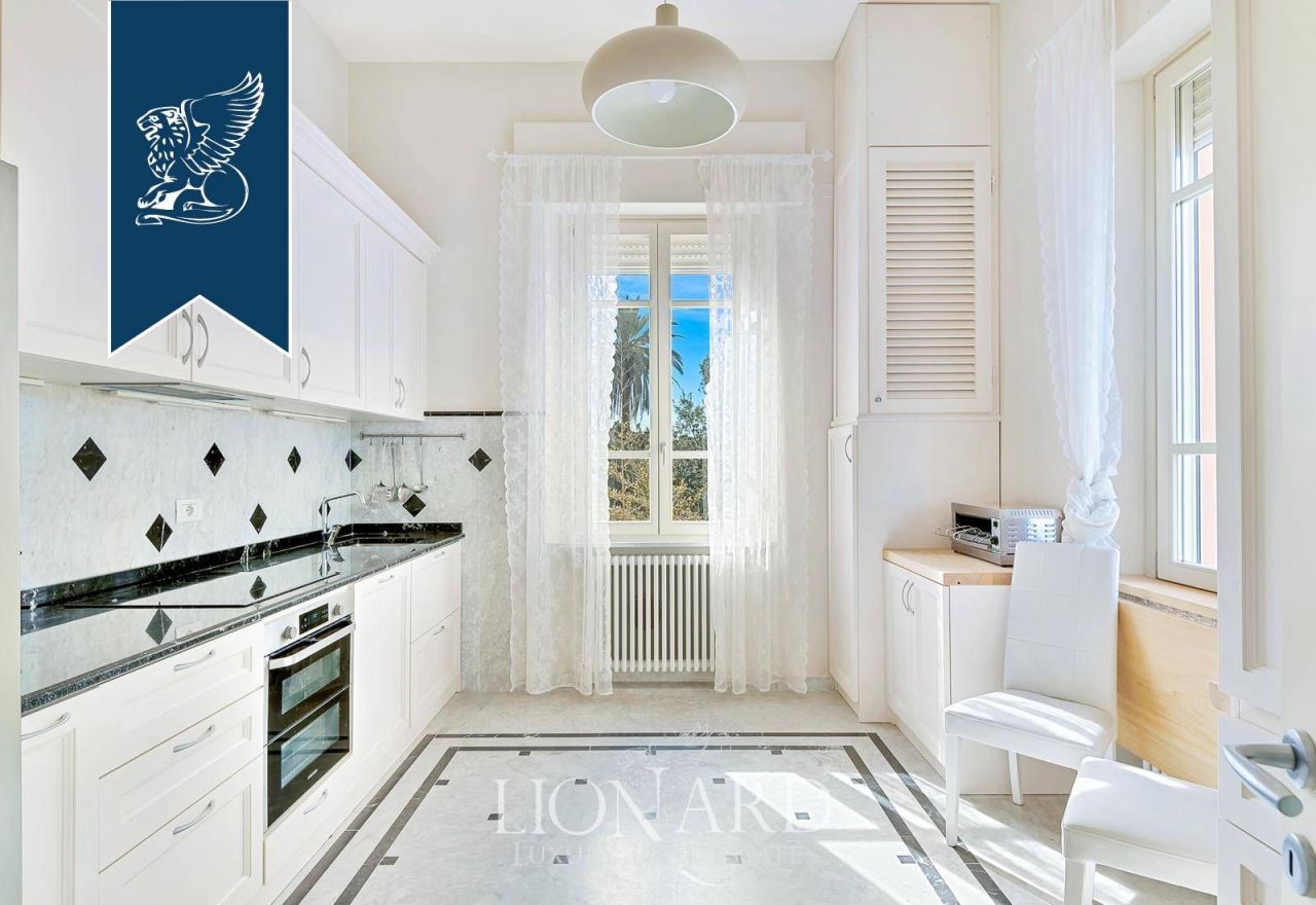 Вилла в Форте деи Марми, Италия, 950 м² - фото 6