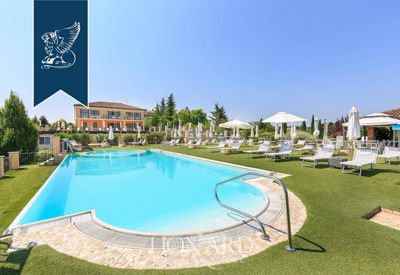 Дом в Алессандрии, Италия, 5 700 м² - фото 6