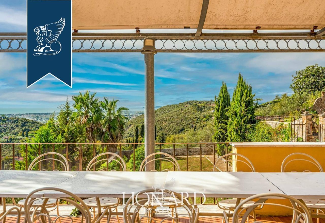 Вилла в Пьетрасанте, Италия, 1 000 м² - фото 6