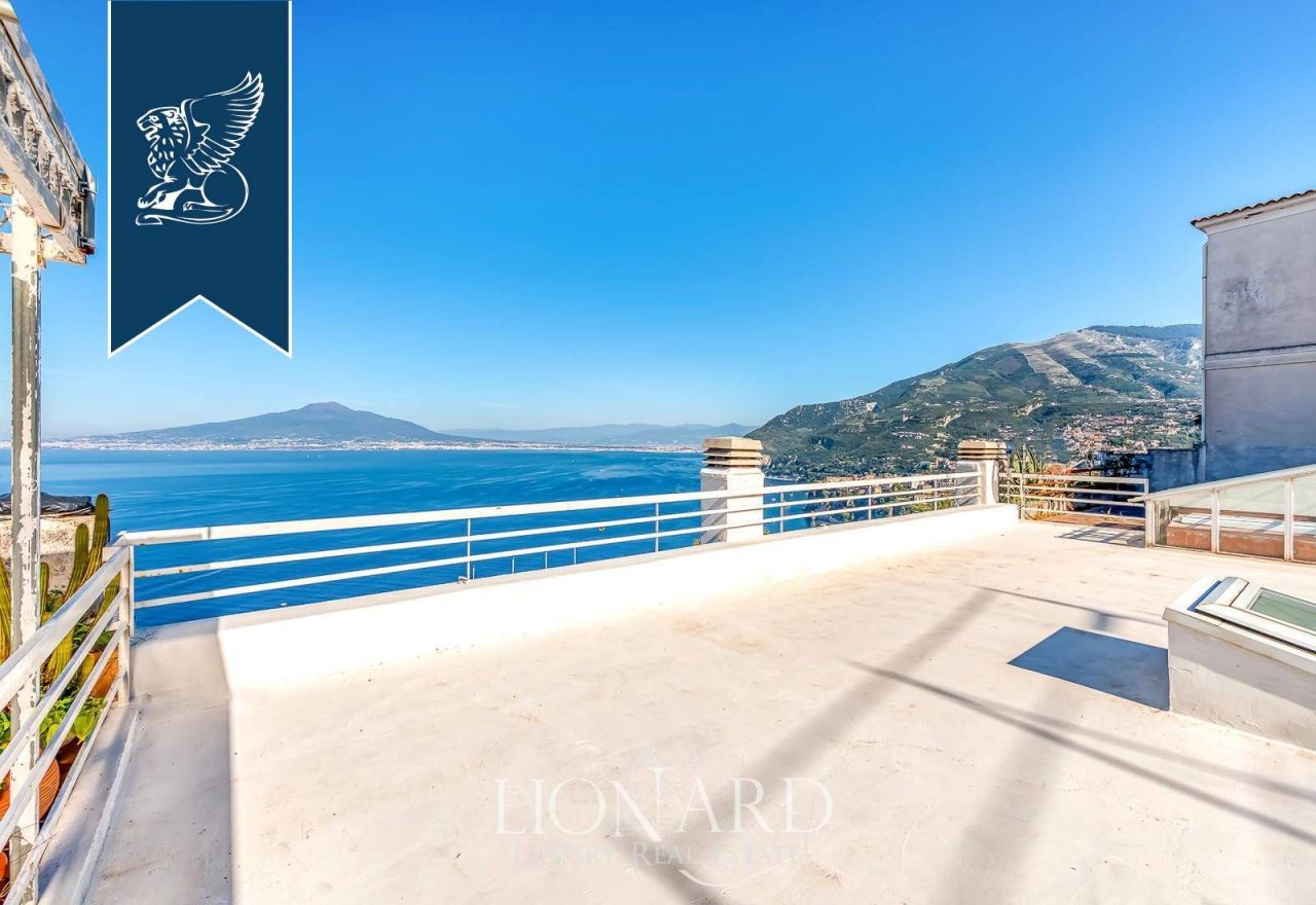 Вилла в Неаполе, Италия, 260 м² - фото 6