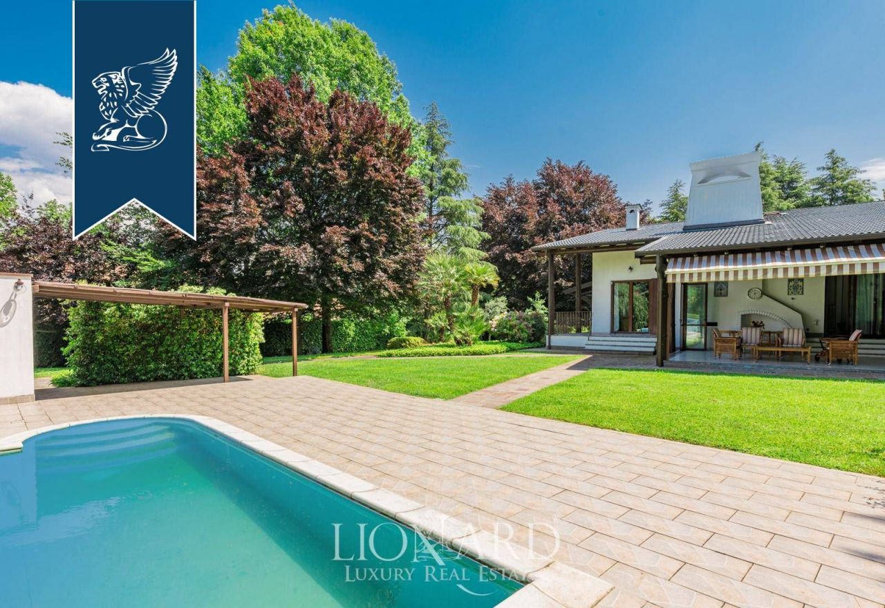 Вилла в Лезмо, Италия, 550 м² - фото 6