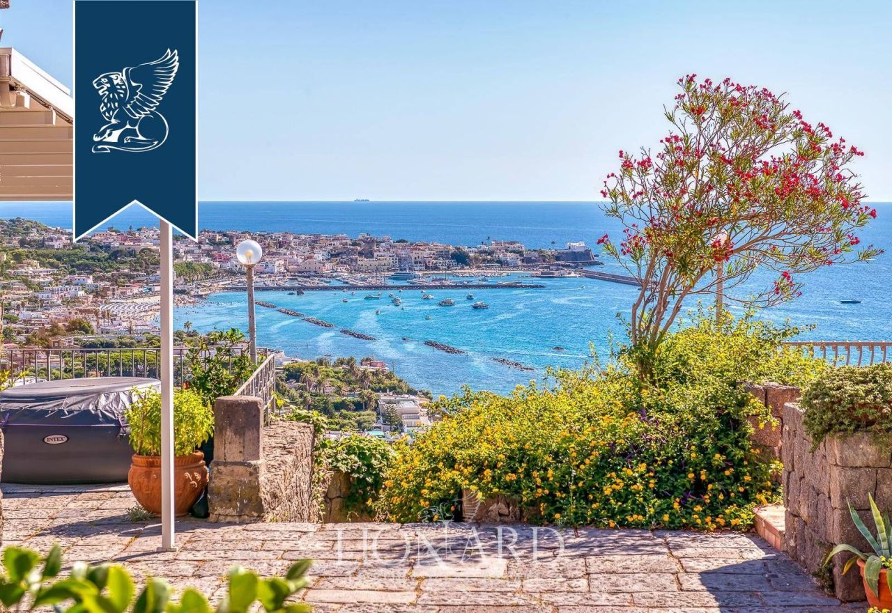 Вилла в Неаполе, Италия, 385 м² - фото 6