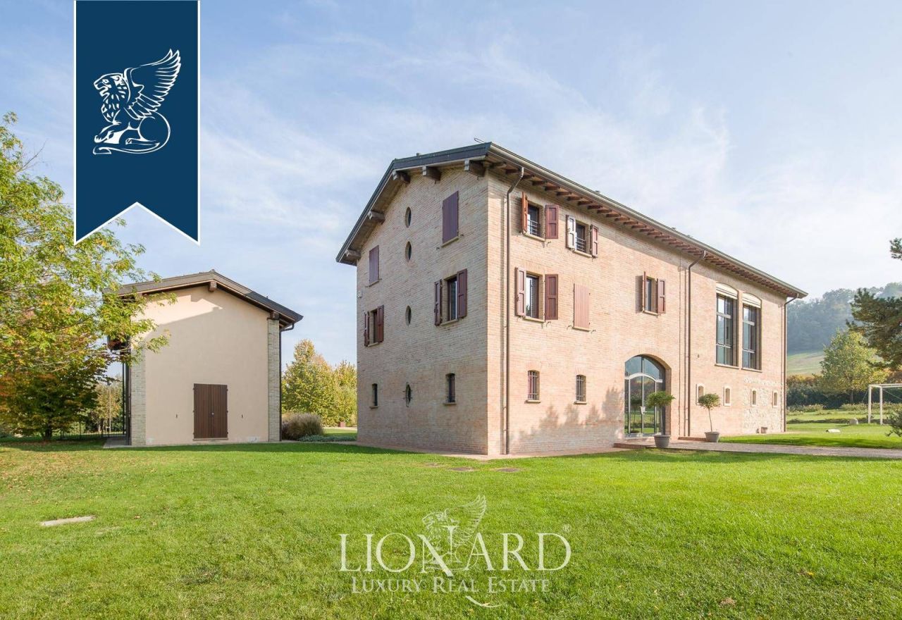 Вилла в Реджо-Эмилии, Италия, 800 м² - фото 6