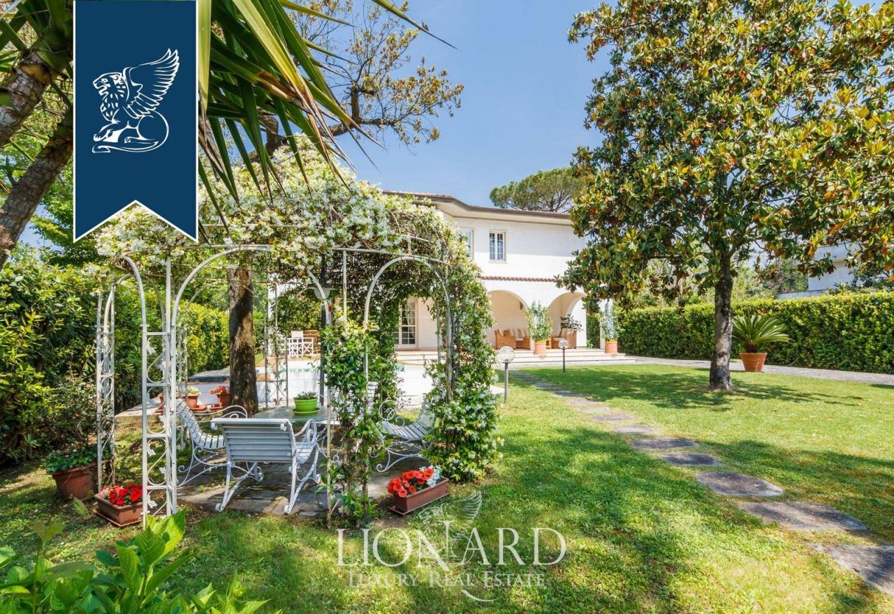 Вилла в Форте деи Марми, Италия, 216 м² - фото 6