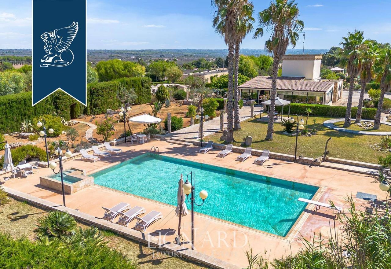 Ферма в Лечче, Италия, 1 000 м² - фото 6