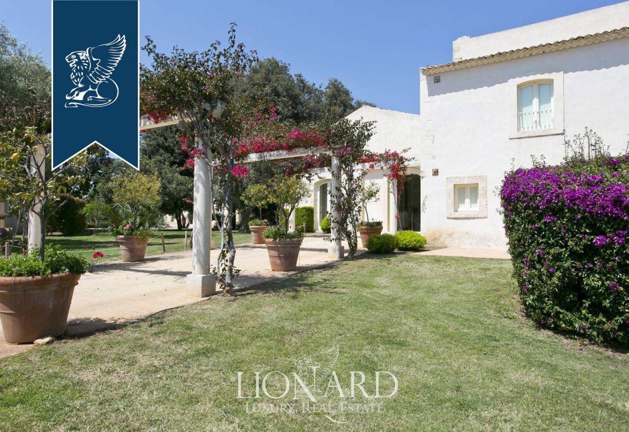 Отель, гостиница в Сиракузах, Италия, 10 000 м² - фото 6