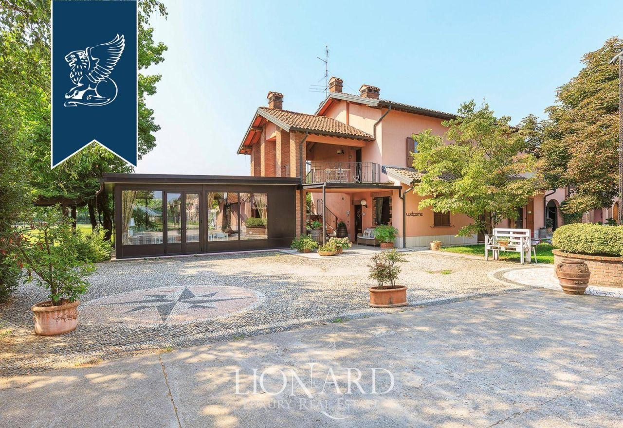 Ферма в Милане, Италия, 3 500 м² - фото 6