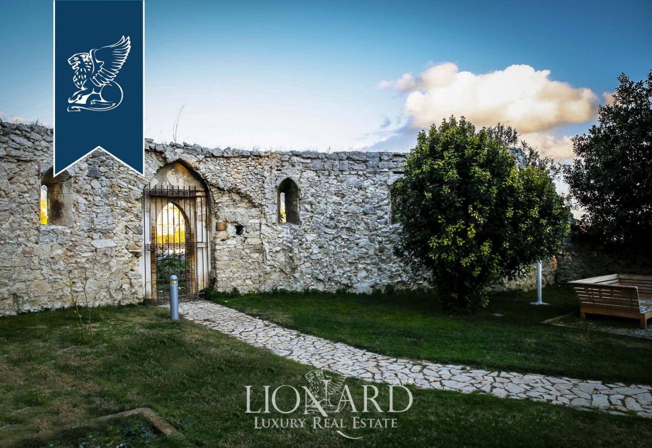 Вилла в Кальтаниссетте, Италия, 1 700 м² - фото 6