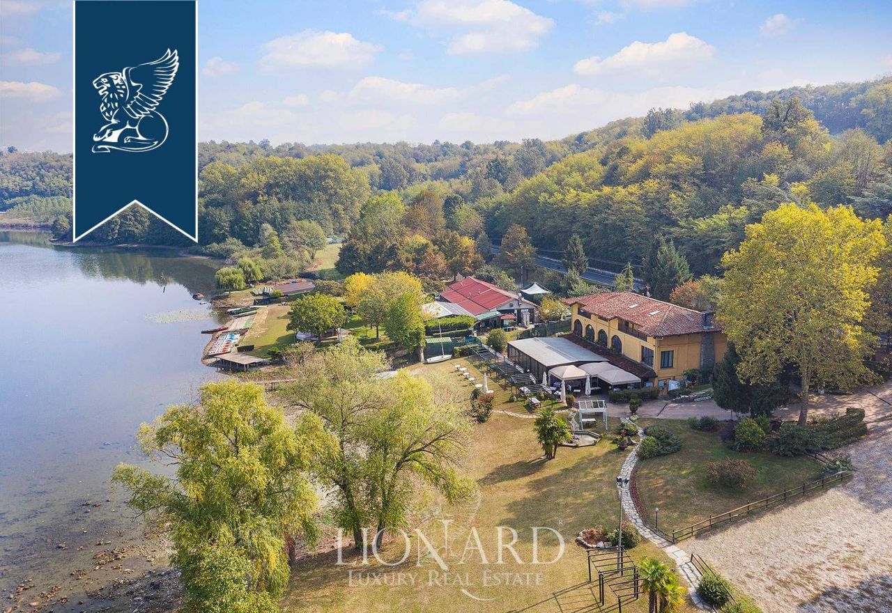 Вилла в Турине, Италия, 1 000 м² - фото 6