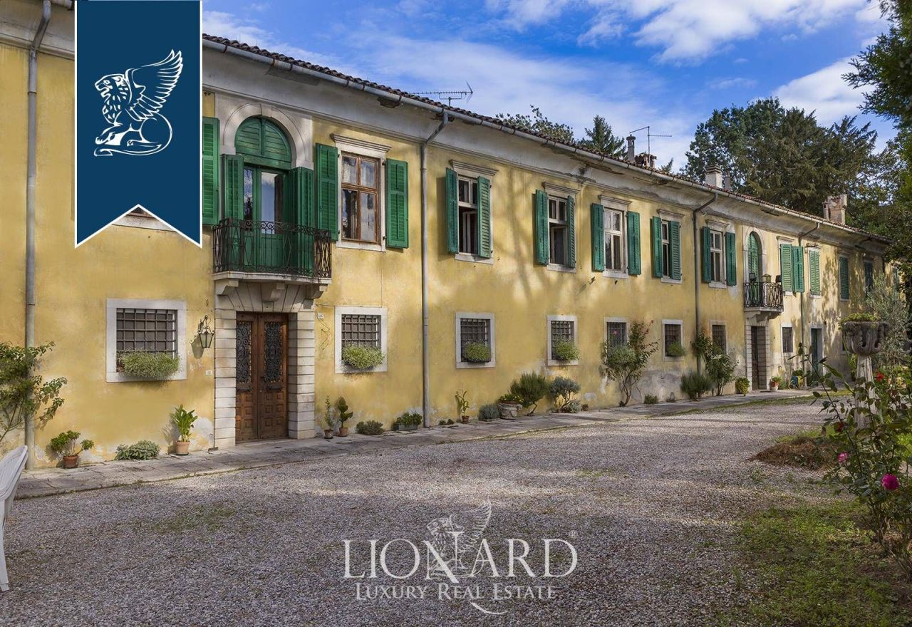 Вилла в Удине, Италия, 6 000 м² - фото 6